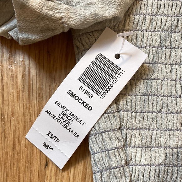 NWT Aritzia Wilfred smocked blouse size Xs silver sage - Picture 3 of 5